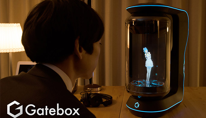 女の子のキャラクターと一緒に暮らせるバーチャルホームロボット『Gatebox』の登場で、僕たちの生活はどう変わる？