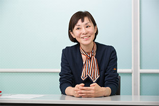 石水久美 コンシューマ営業本部 KDDIプリシード au SHINJUKU運営室