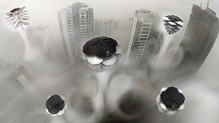 世界のドローン4 空中を漂って大気を浄化してくれる未来のドローン