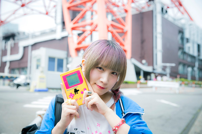 ネット系女子 ゲームボーイを使ってサウンドメイク チップチューンアーティストtorienaさん Time Space By Kddi