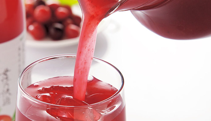 「果肉入り・より自然のままの味」が順造流 究極のクランベリー果汁飲料をauショップで