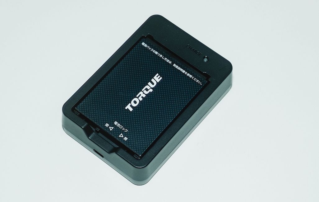 TORQUE 5Gのバッテリー充電器