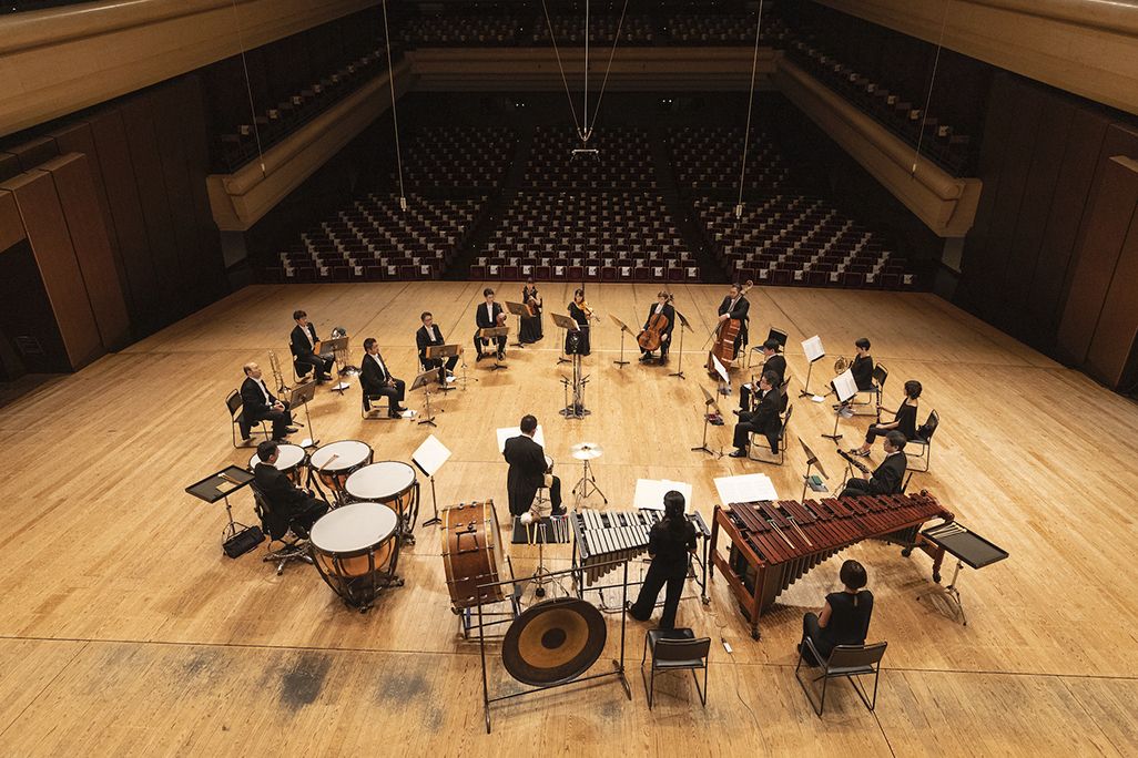新日本フィルのオーケストラ19名による演奏。
