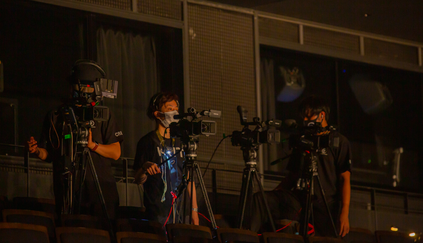 山口県「KDDI維新ホール」におけるORANGE RANGE 20周年ライブのカメラ
