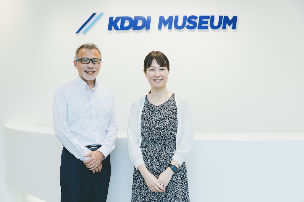 KDDI広報部 メディア開発グループの東 達朗と森井 彩