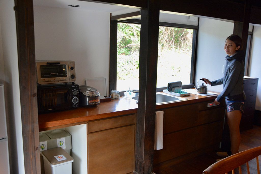 小値賀島の古民家宿「親家」のキッチン