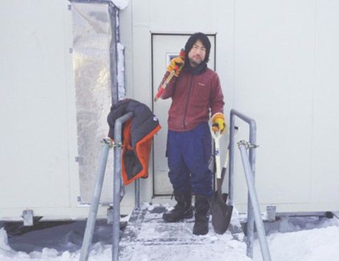 第59次南極地域観測隊L ANインテルサット担当隊員の齋藤勝