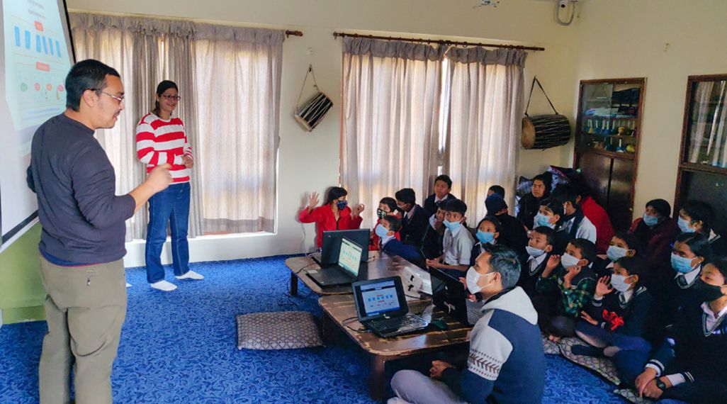 ネパールにおける視聴覚障がい者向け授業