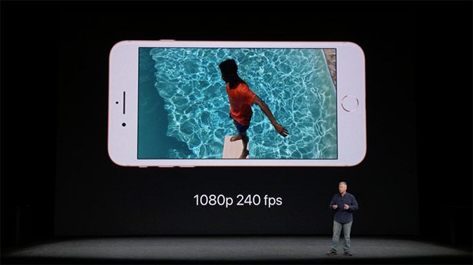 iPhone 8について説明するアップル社CEOティム・クック