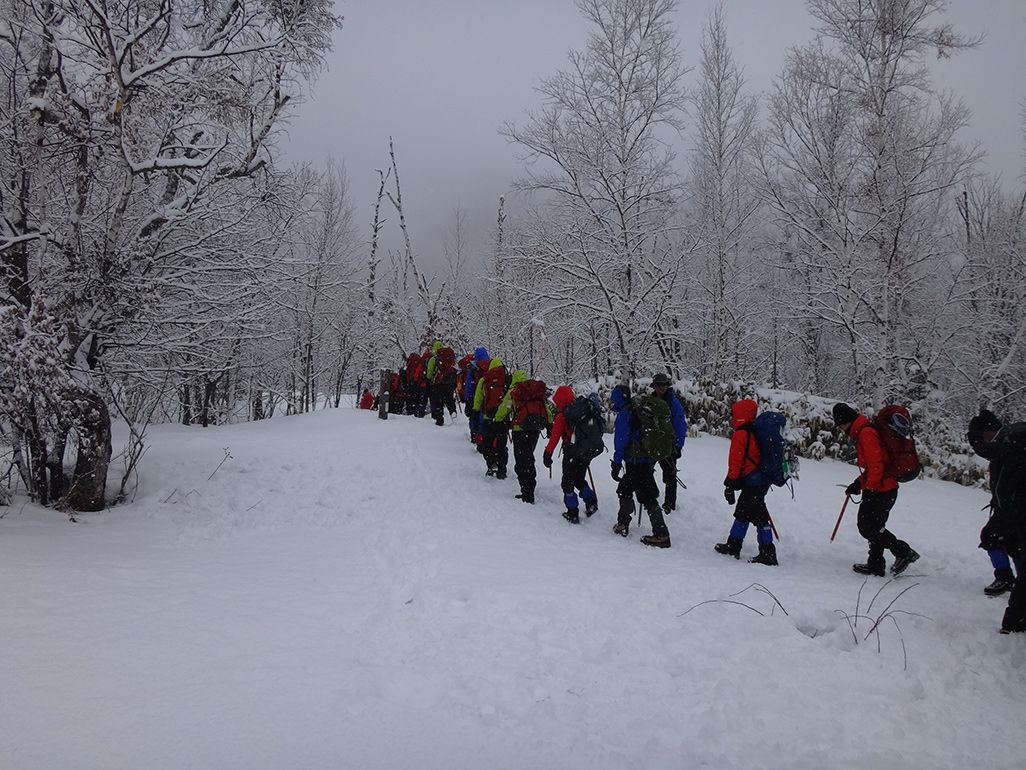 第61次南極越冬隊による長野県の雪山での訓練の様子