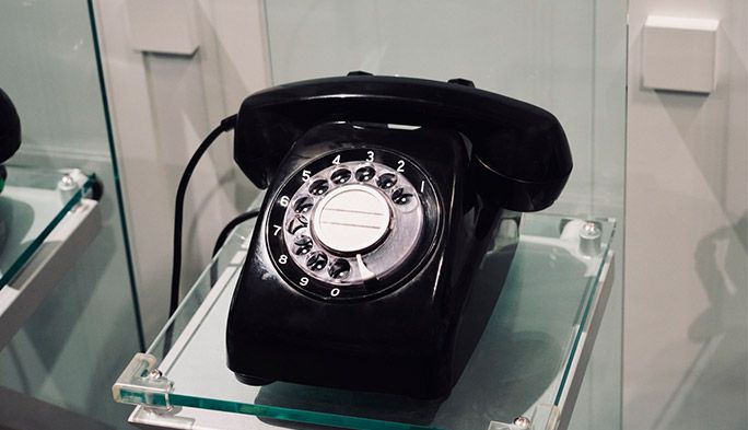 日本で電話が生まれて150年 黒電話や公衆電話など『電話の歴史』を振り返る