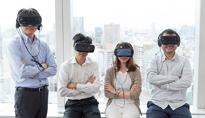 仲間と一緒にバーチャル空間で遊べる次世代VRが登場