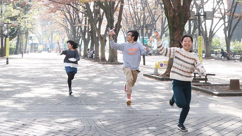 こちらに向かって走る3名が近づいてくる