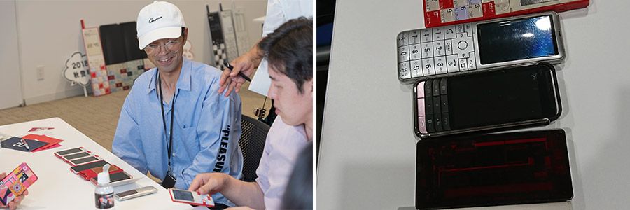 INFOBARファンミーティング新宿で披露された参加者のINFOBARたち
