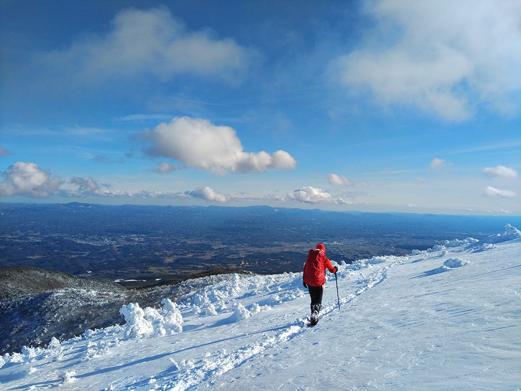 安達太良山を登山中の田中陽希さん