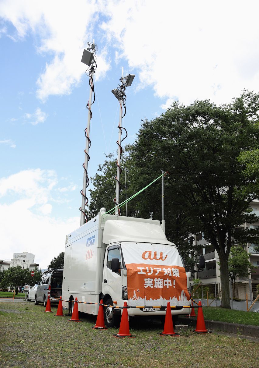 JR中央本線上諏訪駅前に設置された車載型基地局