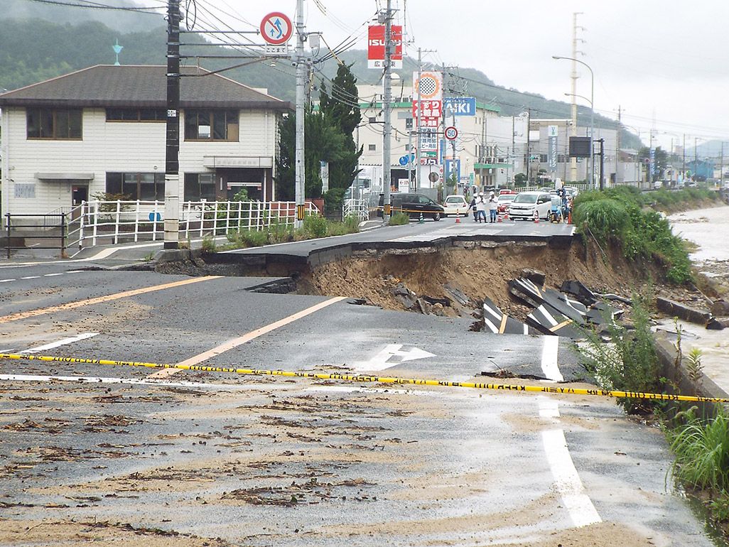 西日本豪雨によって崩落した国道