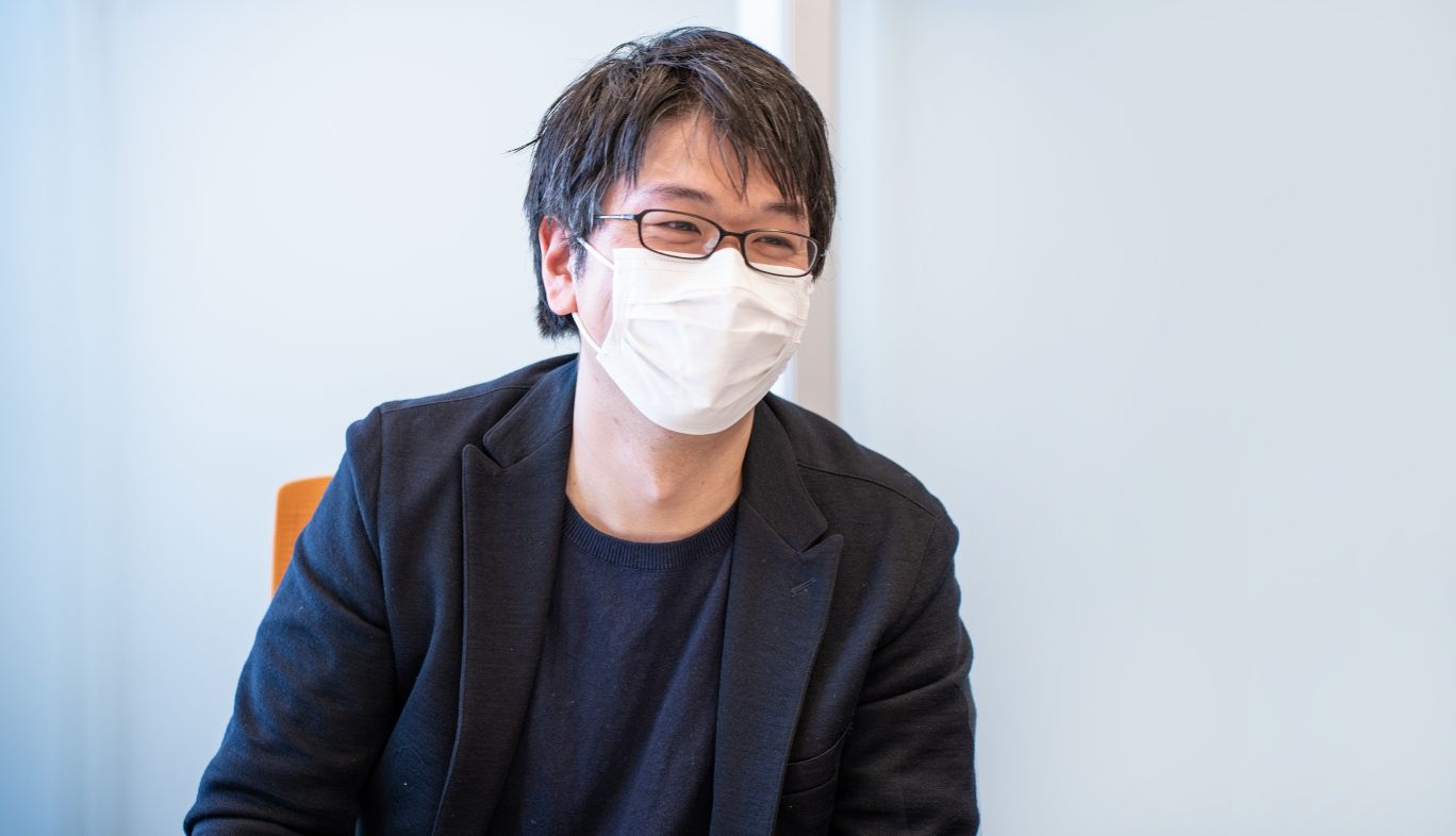 KDDI総合研究所のSync Sofaの開発担当者