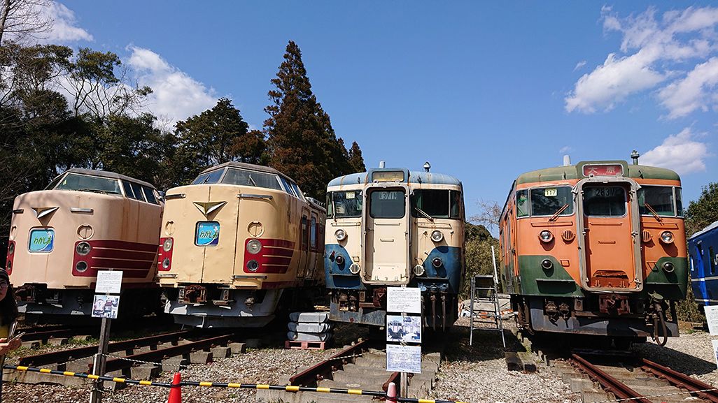 「ポッポの丘」に並べられている電車