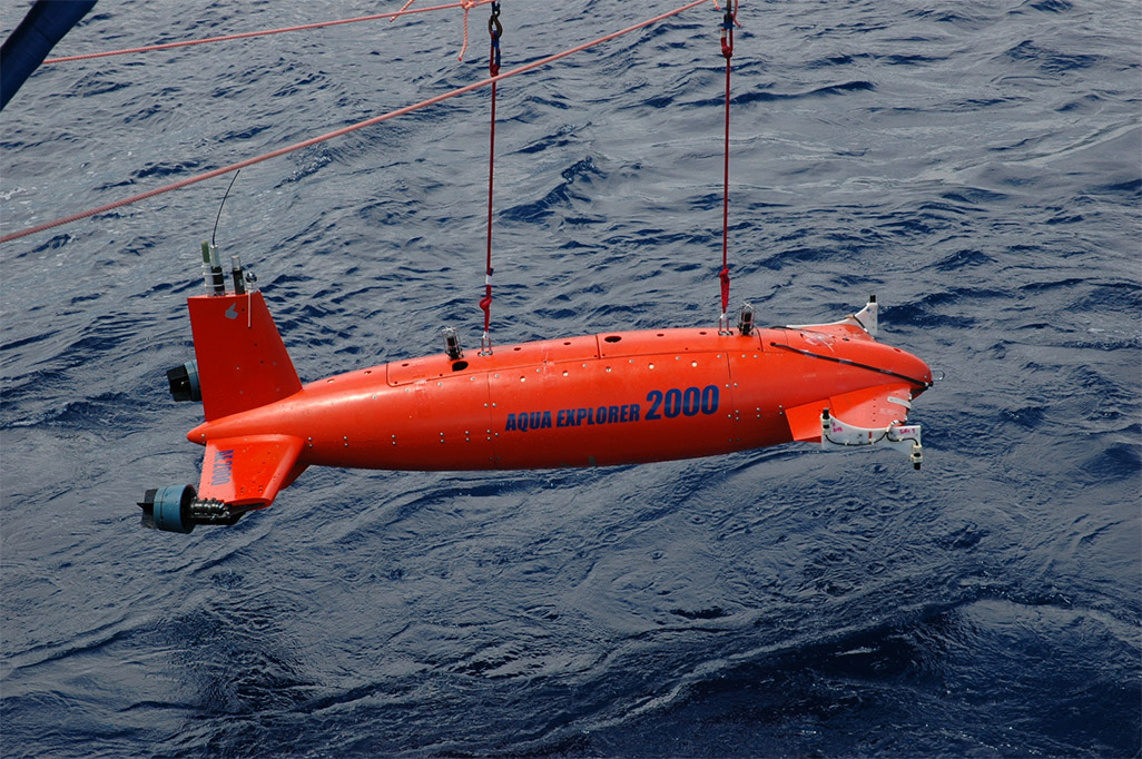 AUV(自律航行型海中ロボット)「AE2000」