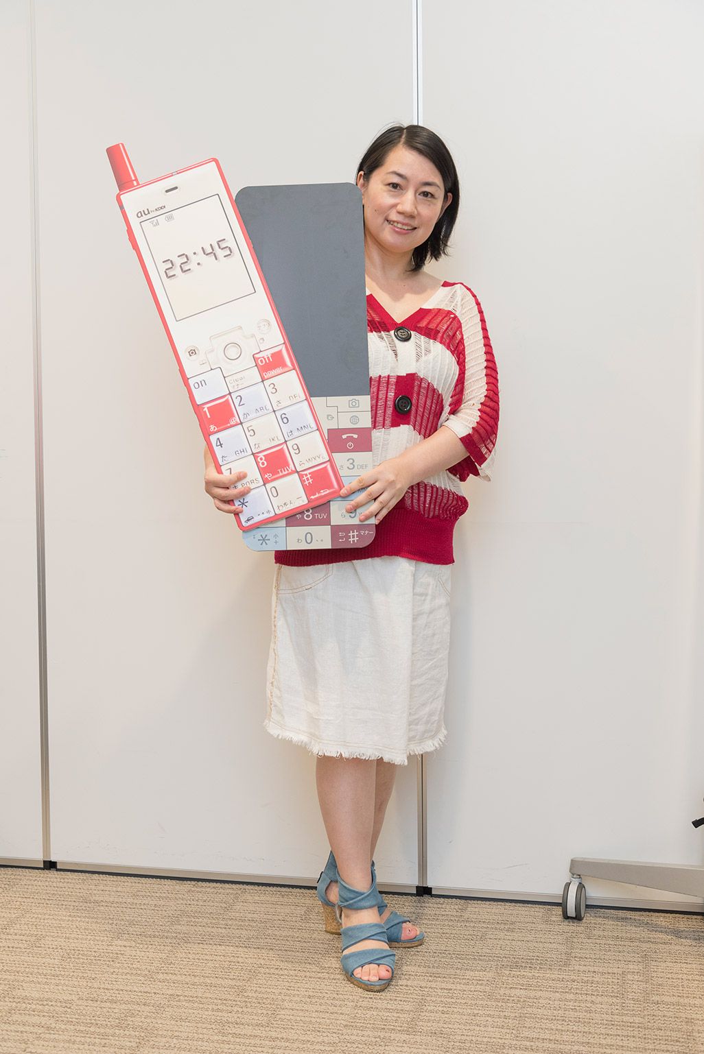 INFOBARファンミーティング新宿でポーズをとる女性
