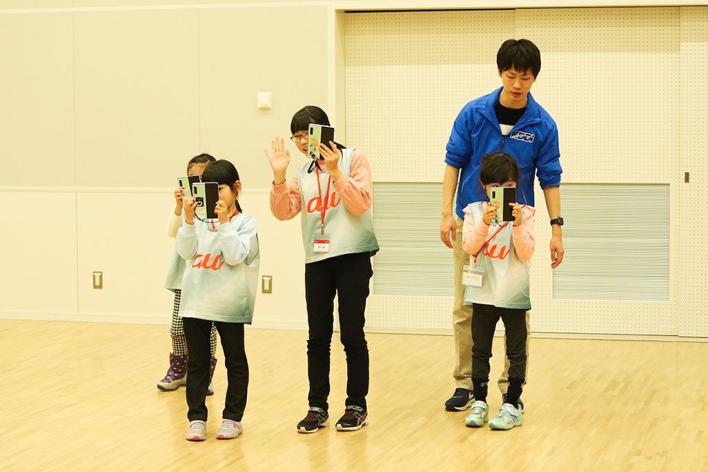 「XR Door」を体験する子どもたち