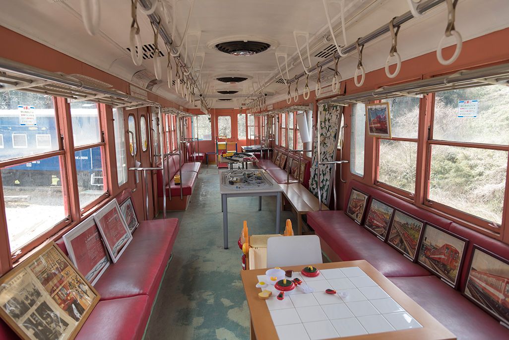 「ポッポの丘」の地下鉄丸ノ内線車両